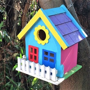birdhouse-with-fence