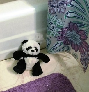 panda-by-tub